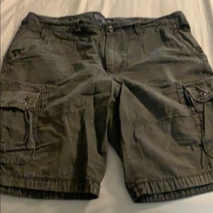 American eagle cargo shorts size 38